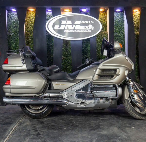 HONDA GL18002 GOLDWING 2002 - Imagen 2