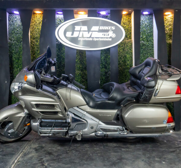 HONDA GL18002 GOLDWING 2002