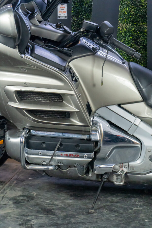 HONDA GL18002 GOLDWING 2002 - Imagen 4