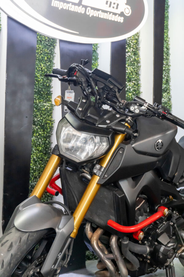 YAMAHA FZ 09 2015 - Imagen 5