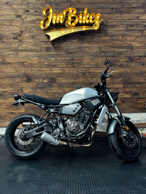 YAMAHA XSR700 2018 - Imagen 2