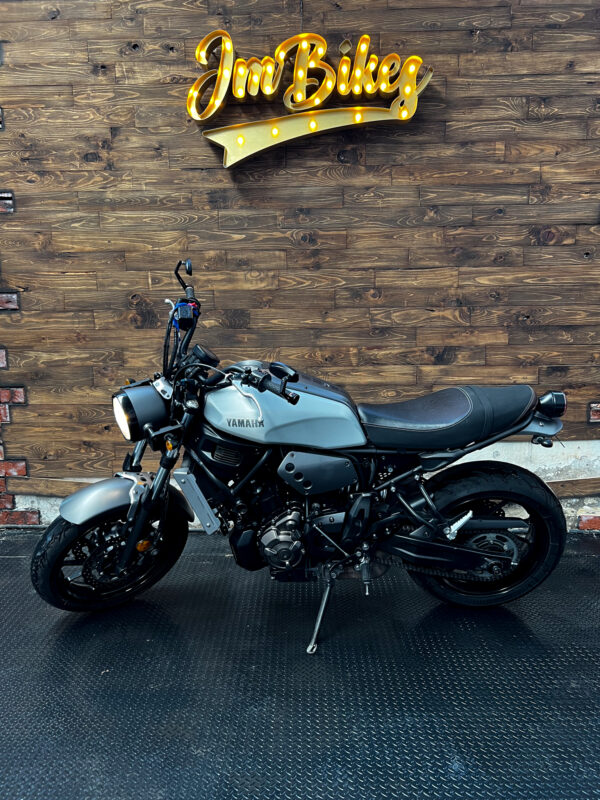 YAMAHA XSR700 2018