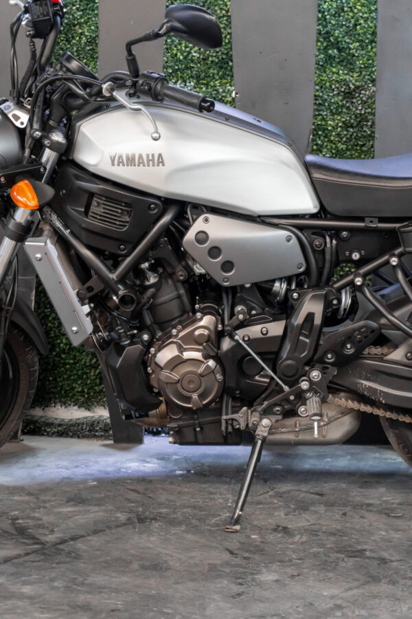 YAMAHA XSR700 2018 - Imagen 4