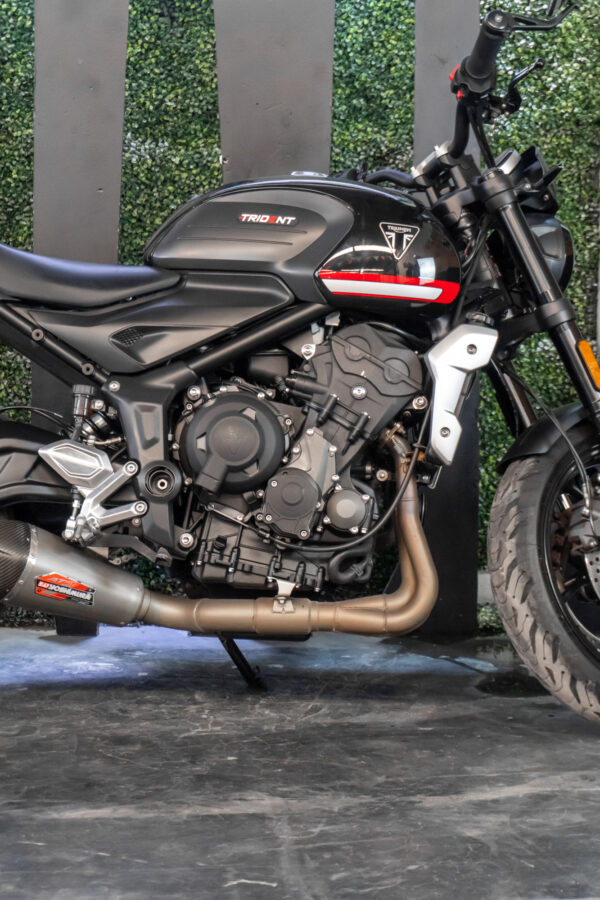 TRIUMPH TRIDENT (BLACK) 2022 - Imagen 3