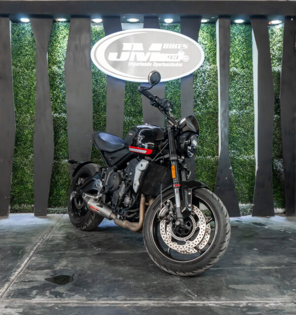 TRIUMPH TRIDENT (BLACK) 2022 - Imagen 4
