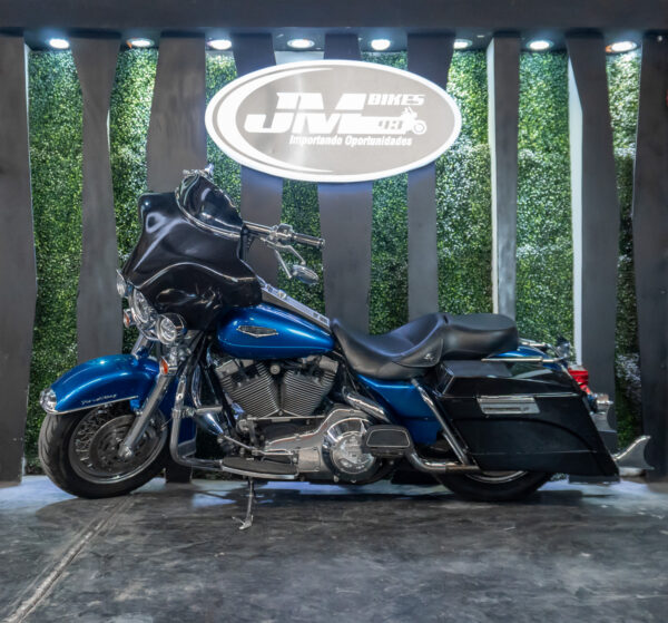 HARLEY-DAVIDSON FLHRCI ROAD KING CLASSIC 2006