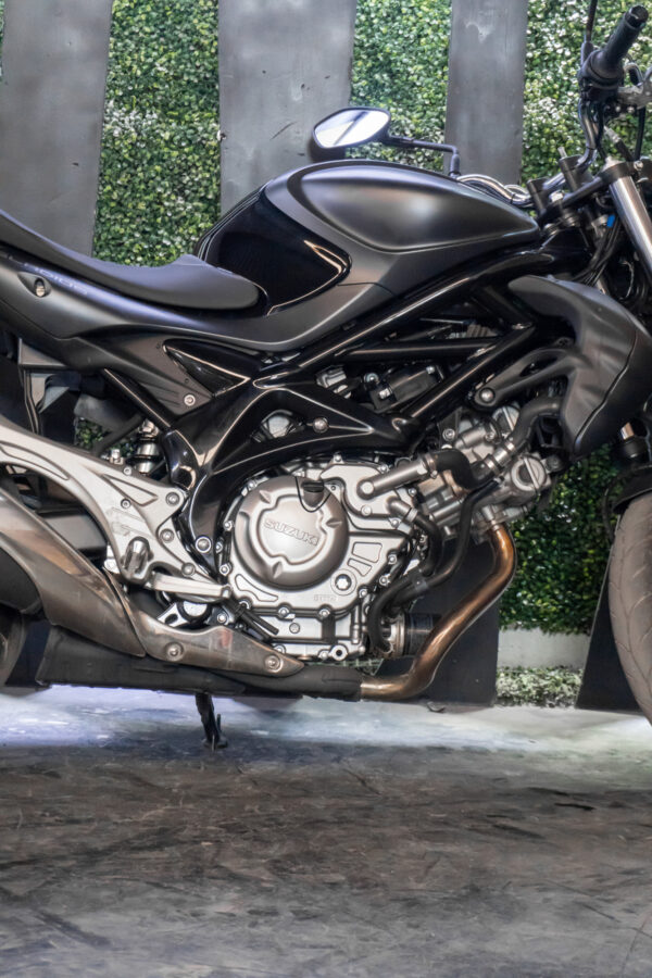 SUZUKI SFV650L3 GLADIUS 2013 - Imagen 7