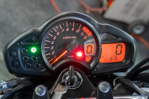 SUZUKI SFV650L3 GLADIUS 2013 - Imagen 5