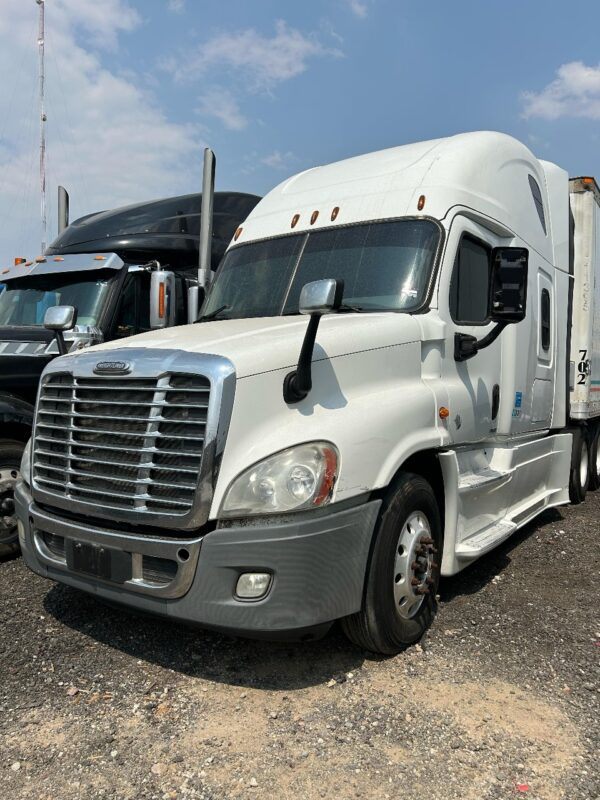 FREIGHTLINER CASCADIA MODELO 2016