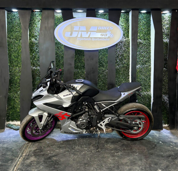 SUZUKI GSX800FRQM4 GSX-8R 2024