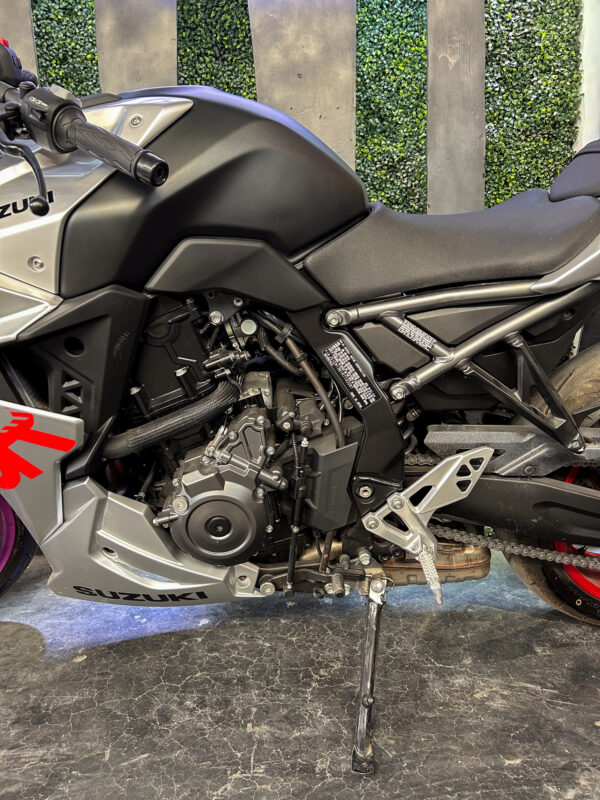 SUZUKI GSX800FRQM4 GSX-8R 2024 - Imagen 4