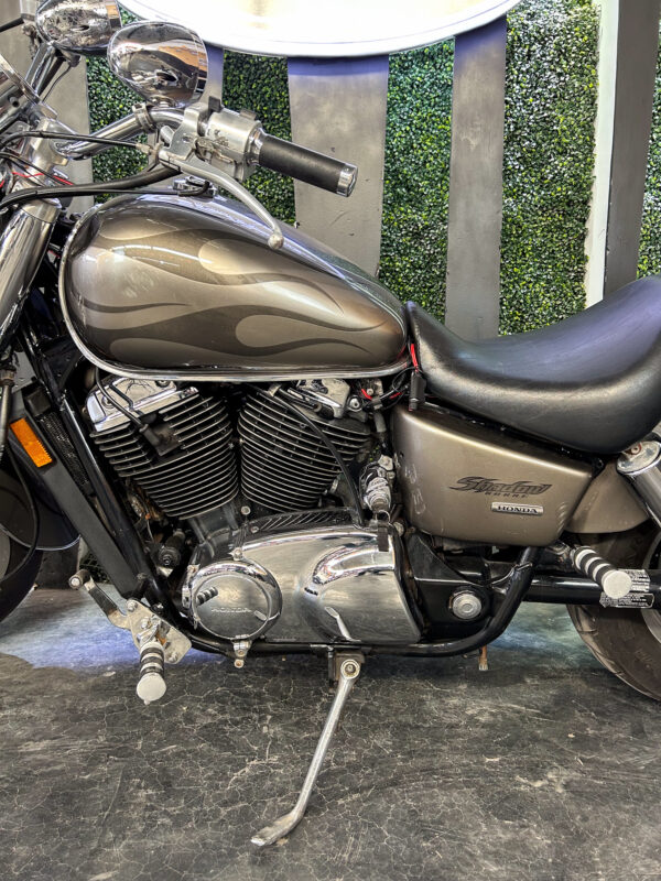 HONDA VT1100C26 SHADOW SABRE 2006 - Imagen 4