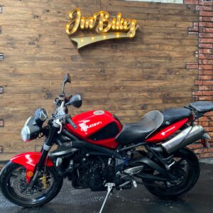 TRIUMPH STREET TRIPLE R 675 2012