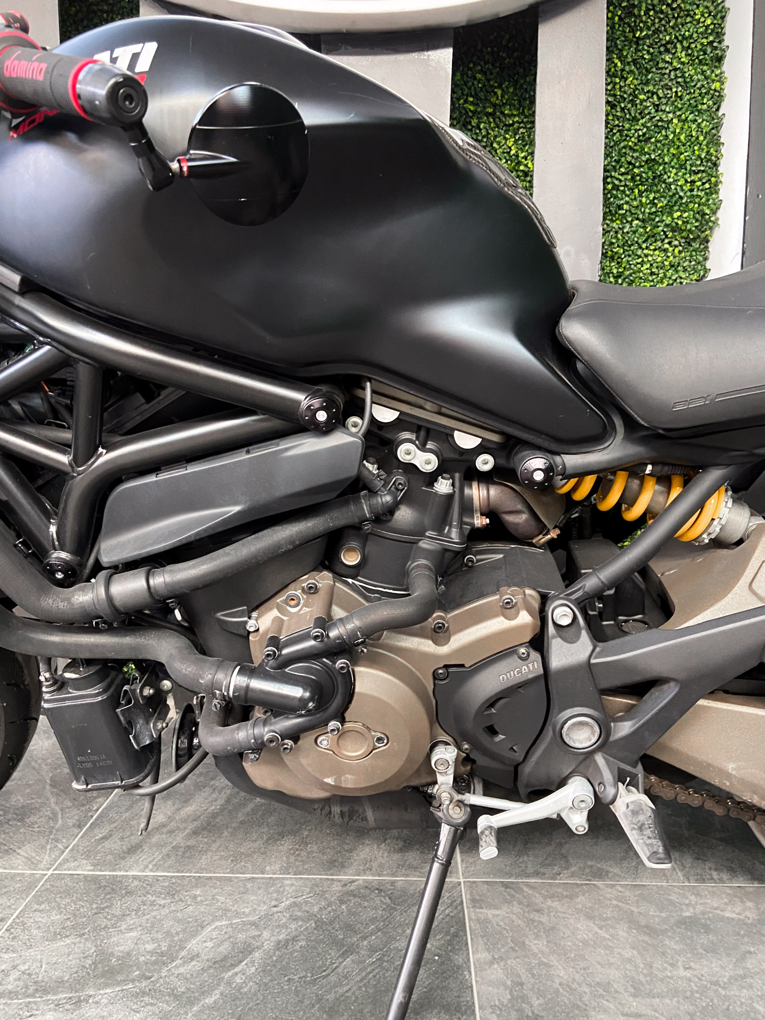 DUCATI MONSTER 821 DARK (ABS) 2015 - Imagen 4