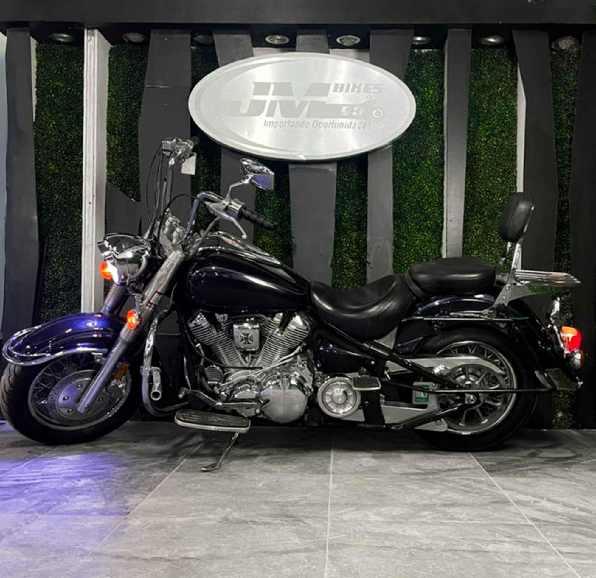 YAMAHA XV16AP/C ROAD STAR 2002