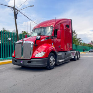 KENWORTH T680 2018 CON PACCAR AUTOMATICO