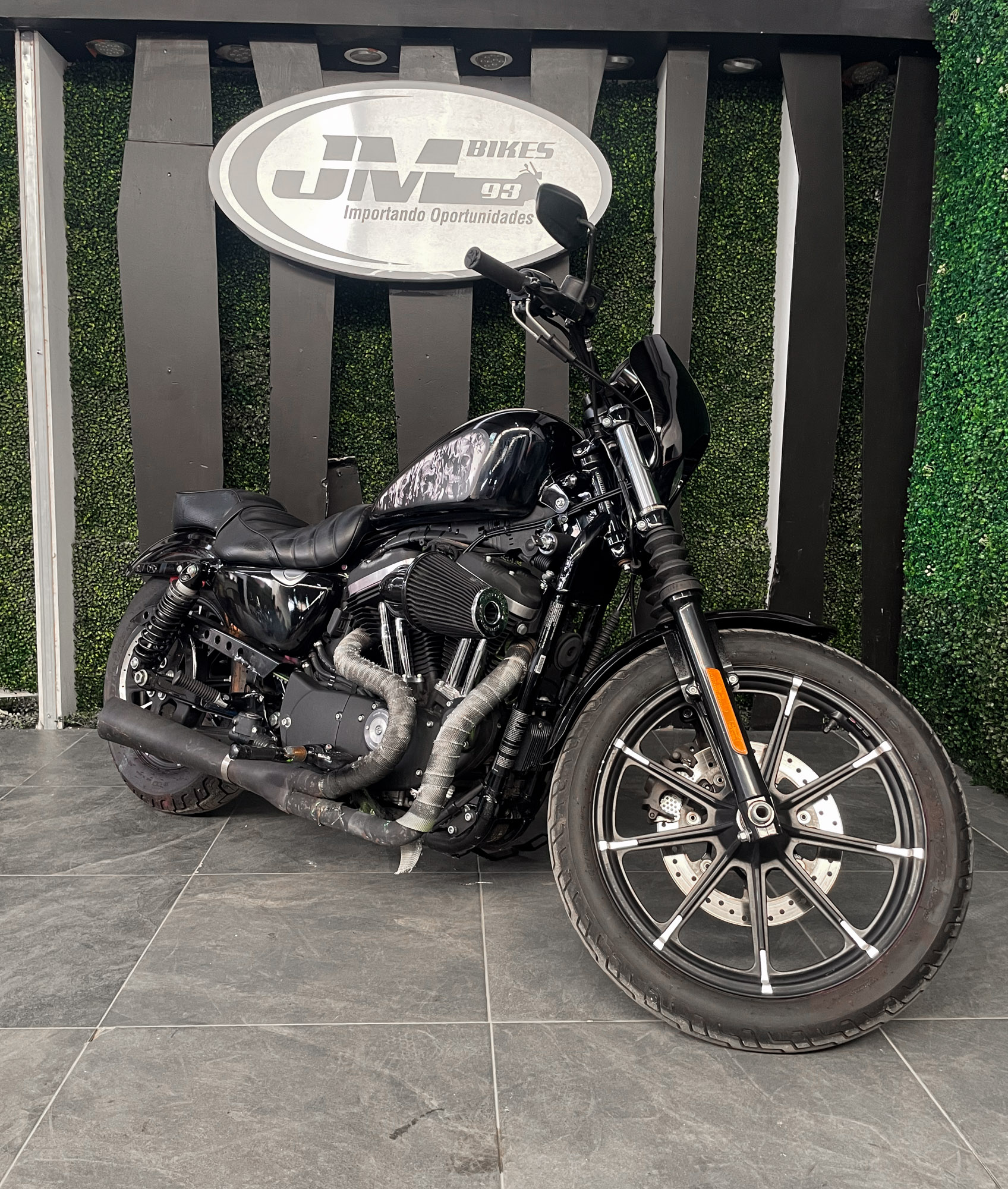 HARLEY DAVIDSON XL883N IRON 2018 - Imagen 3