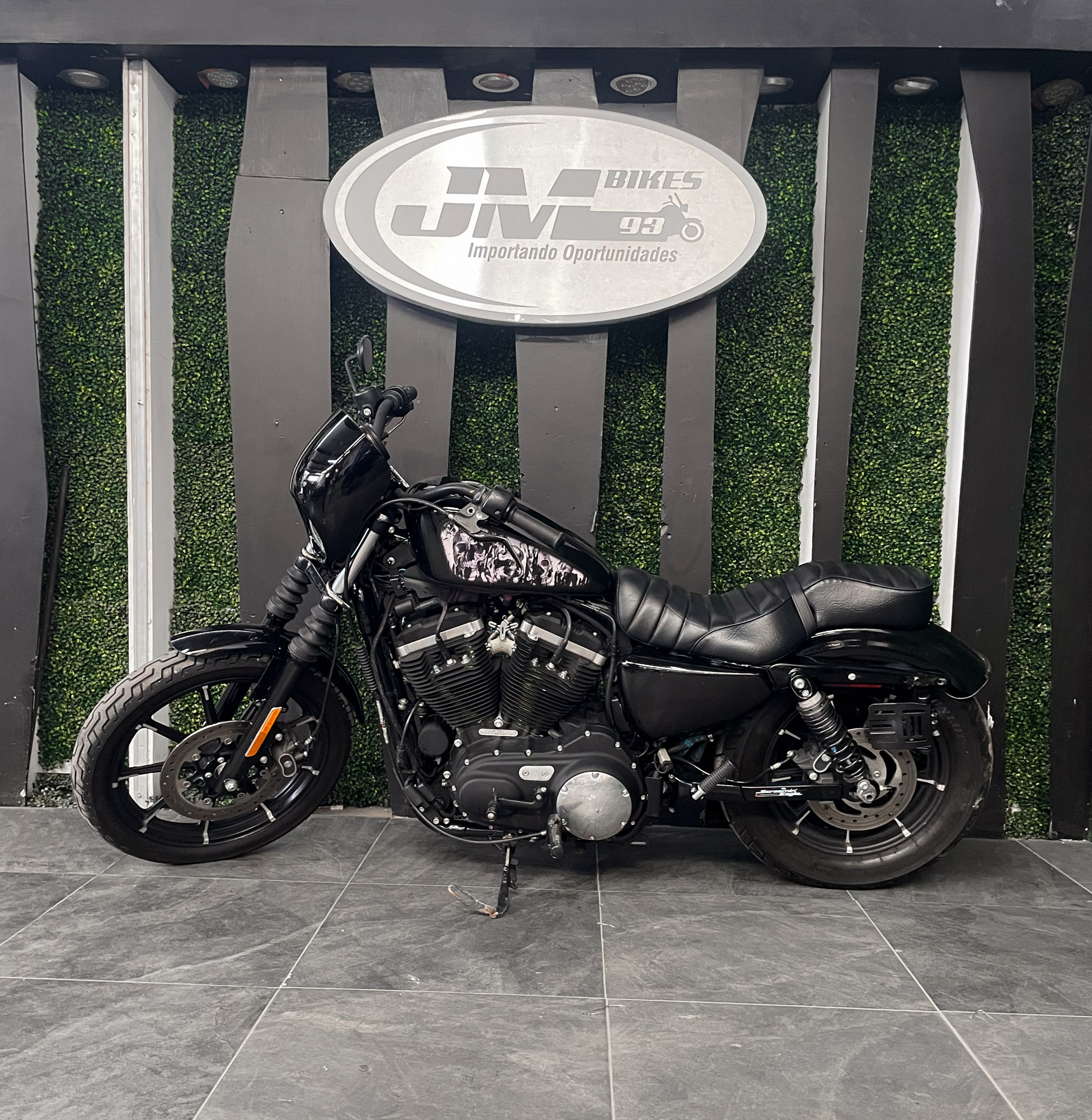 HARLEY DAVIDSON XL883N IRON 2018