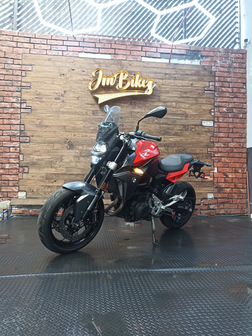BMW F900R 2024