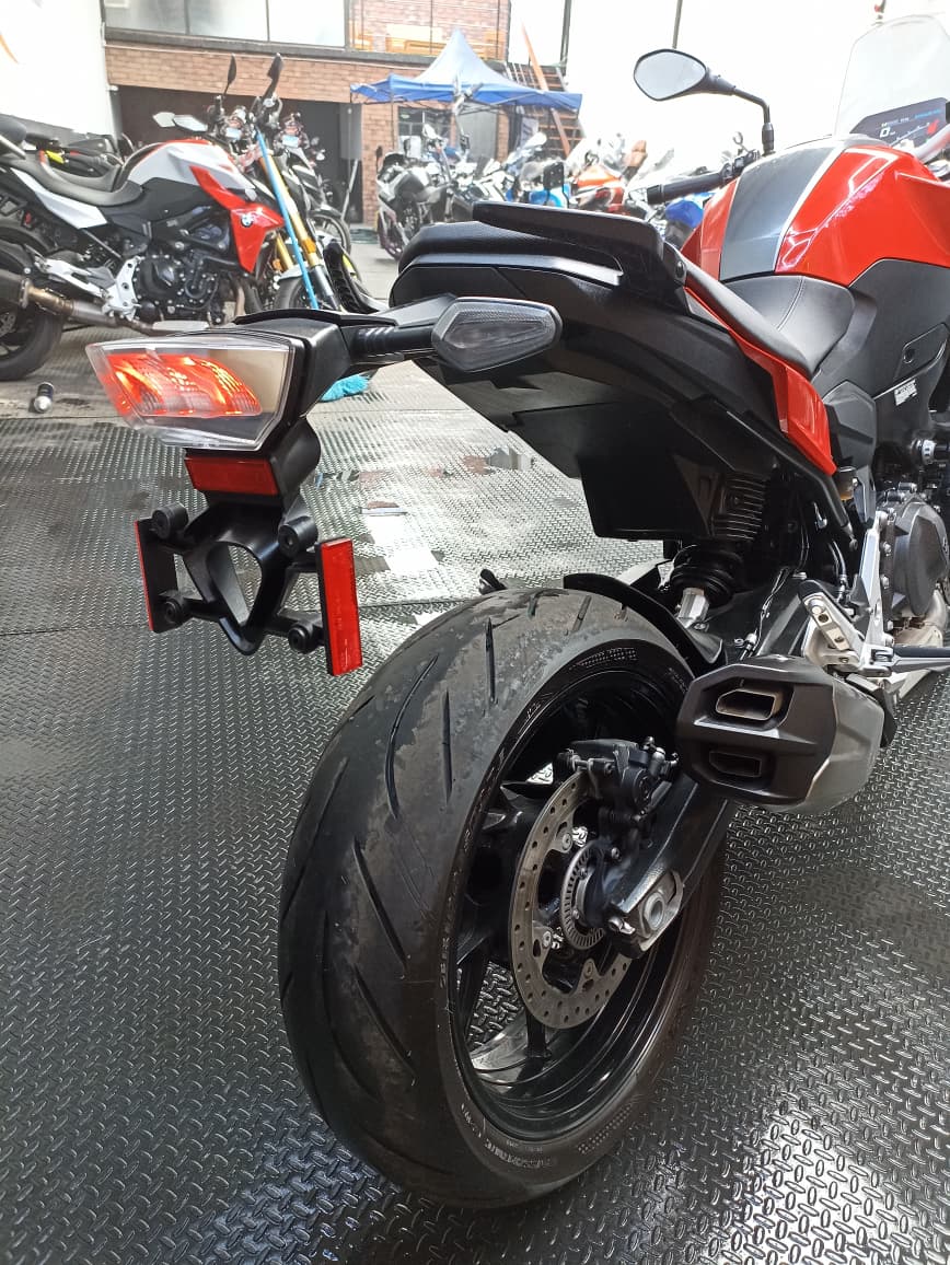 BMW F900R 2024 - Imagen 4