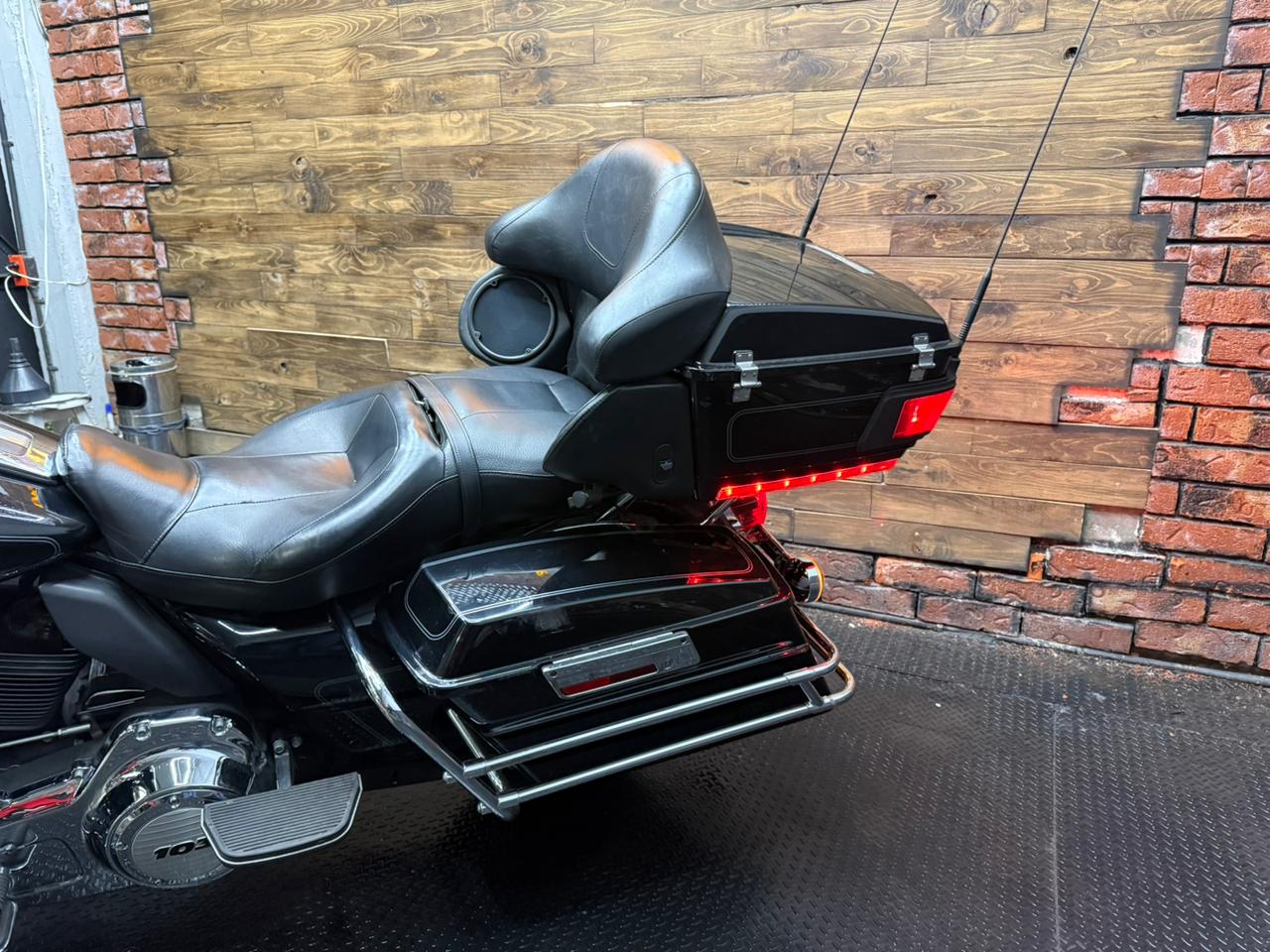 HARLEY-DAVIDSON FLHTCU UL CLSC EL GLIDE 2012 - Imagen 4