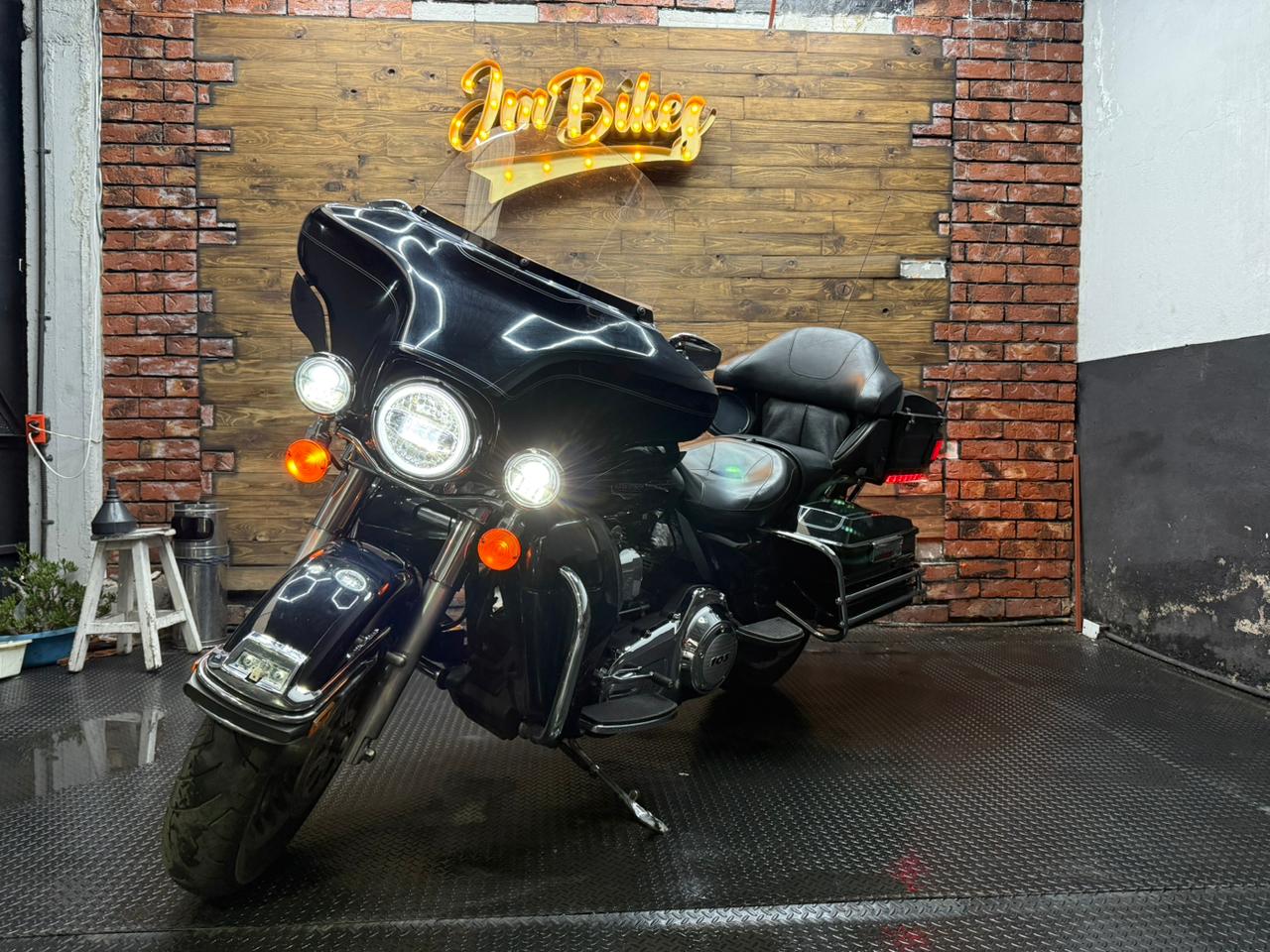 HARLEY-DAVIDSON FLHTCU UL CLSC EL GLIDE 2012