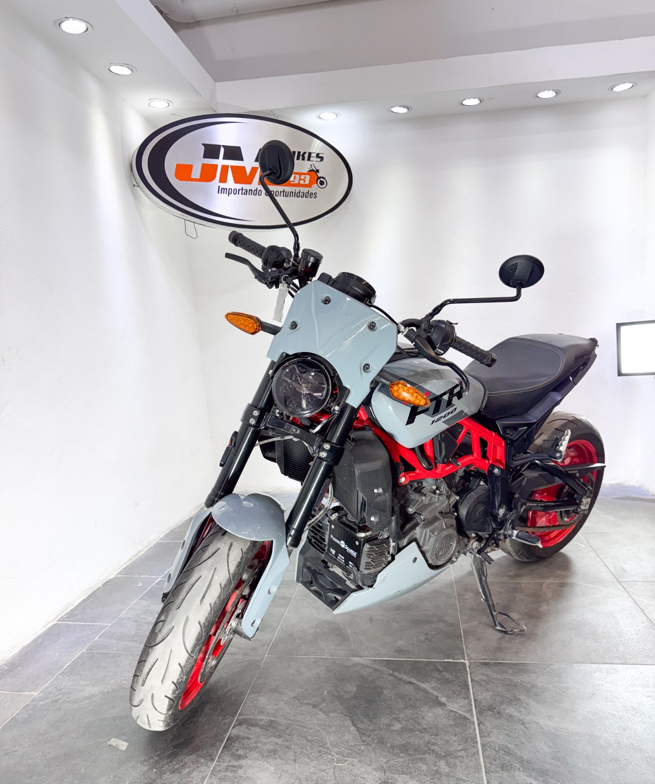 INDIAN CO FTR S (GRAY/RED) 2024 - Imagen 3