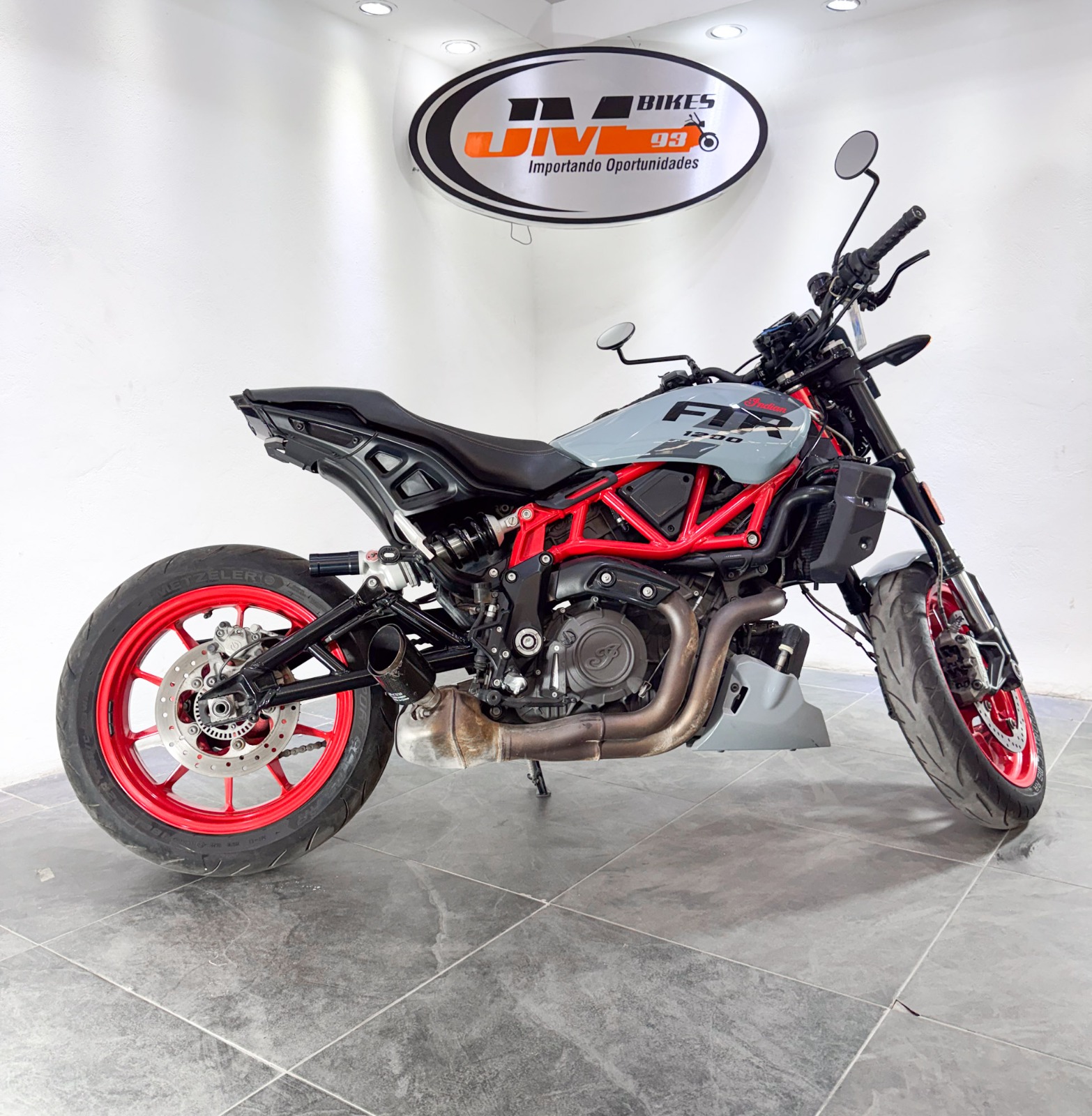 INDIAN CO FTR S (GRAY/RED) 2024 - Imagen 2