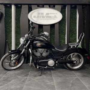VICTORY MOTORCYCLES 8 BALL 2005