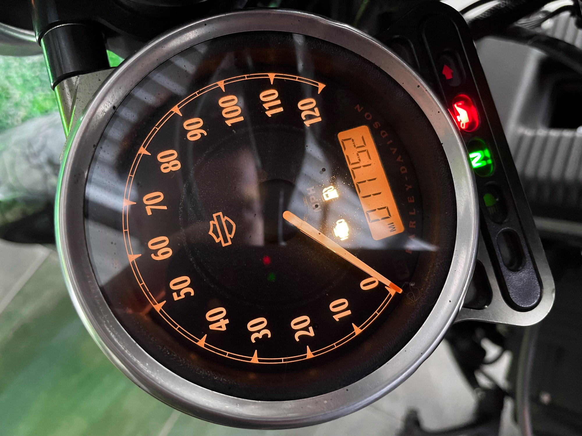 HARLEY DAVIDSON XL883N IRON 2021 - Imagen 4
