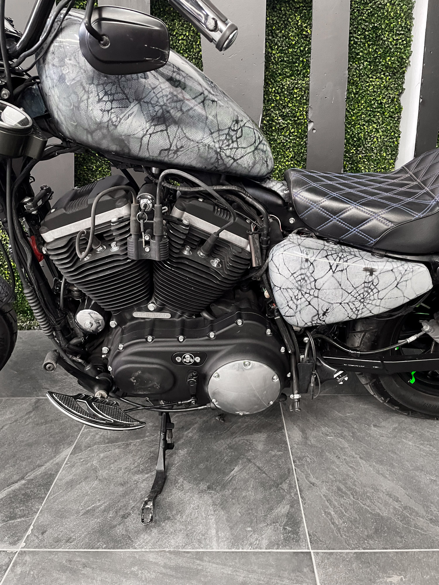 HARLEY DAVIDSON XL883N IRON 2021 - Imagen 6