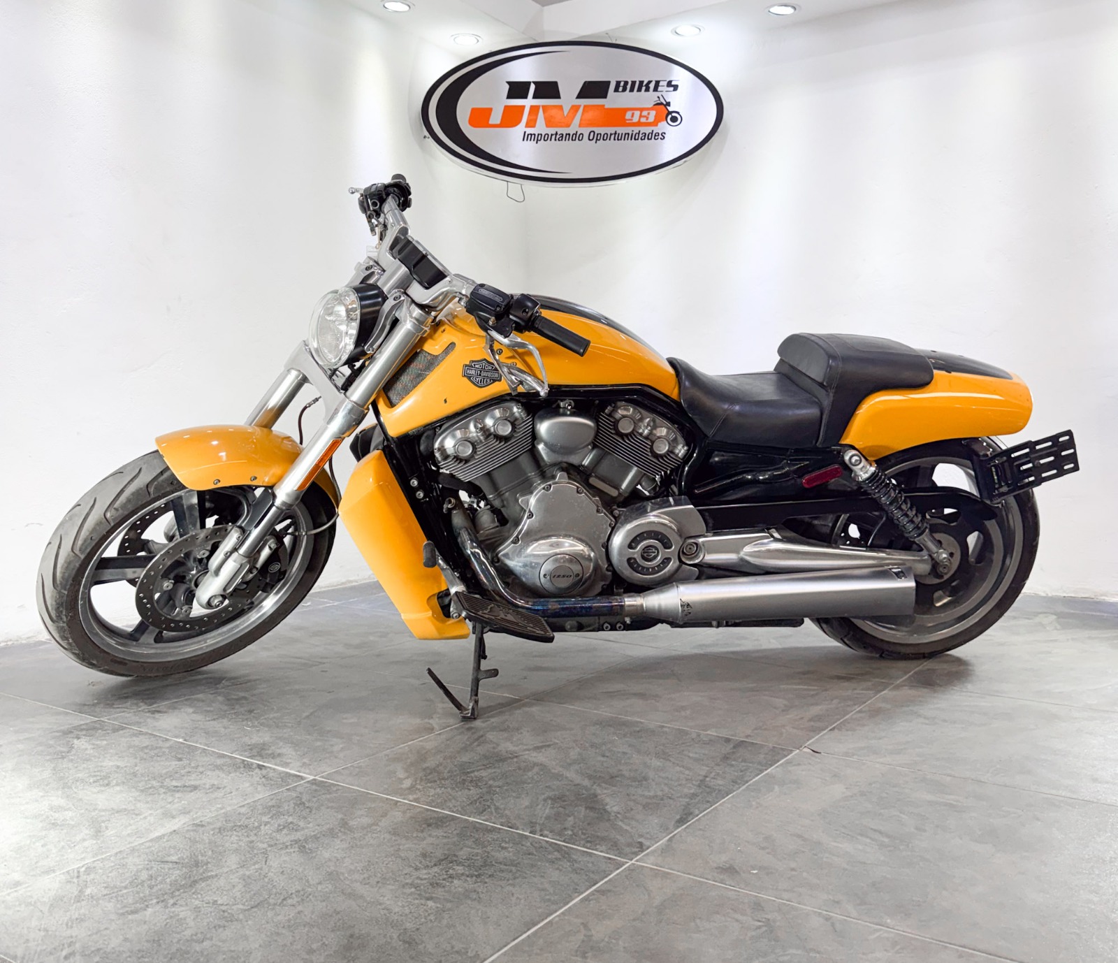HARLEY DAVIDSON VRSCF MUSCLE V-ROD 2011