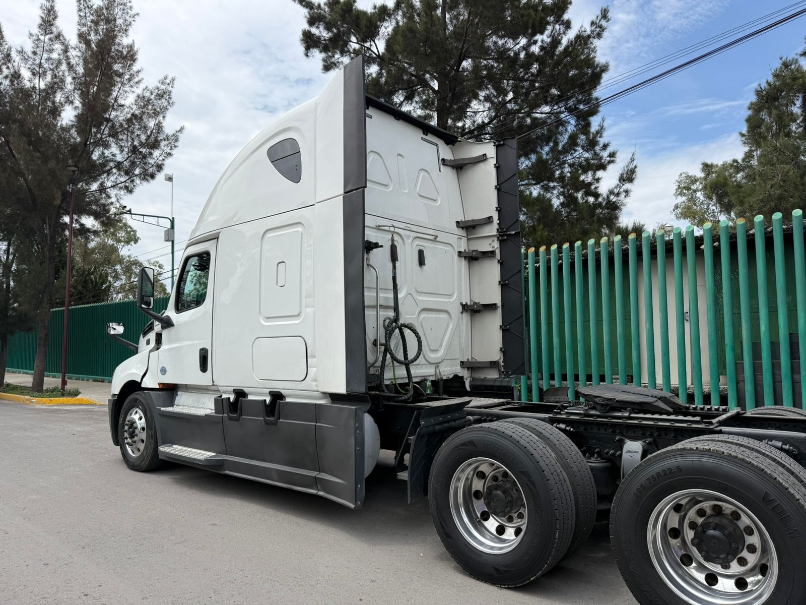 Freightliner Cascadia 126 2018 Detroit DD15 - Imagen 4