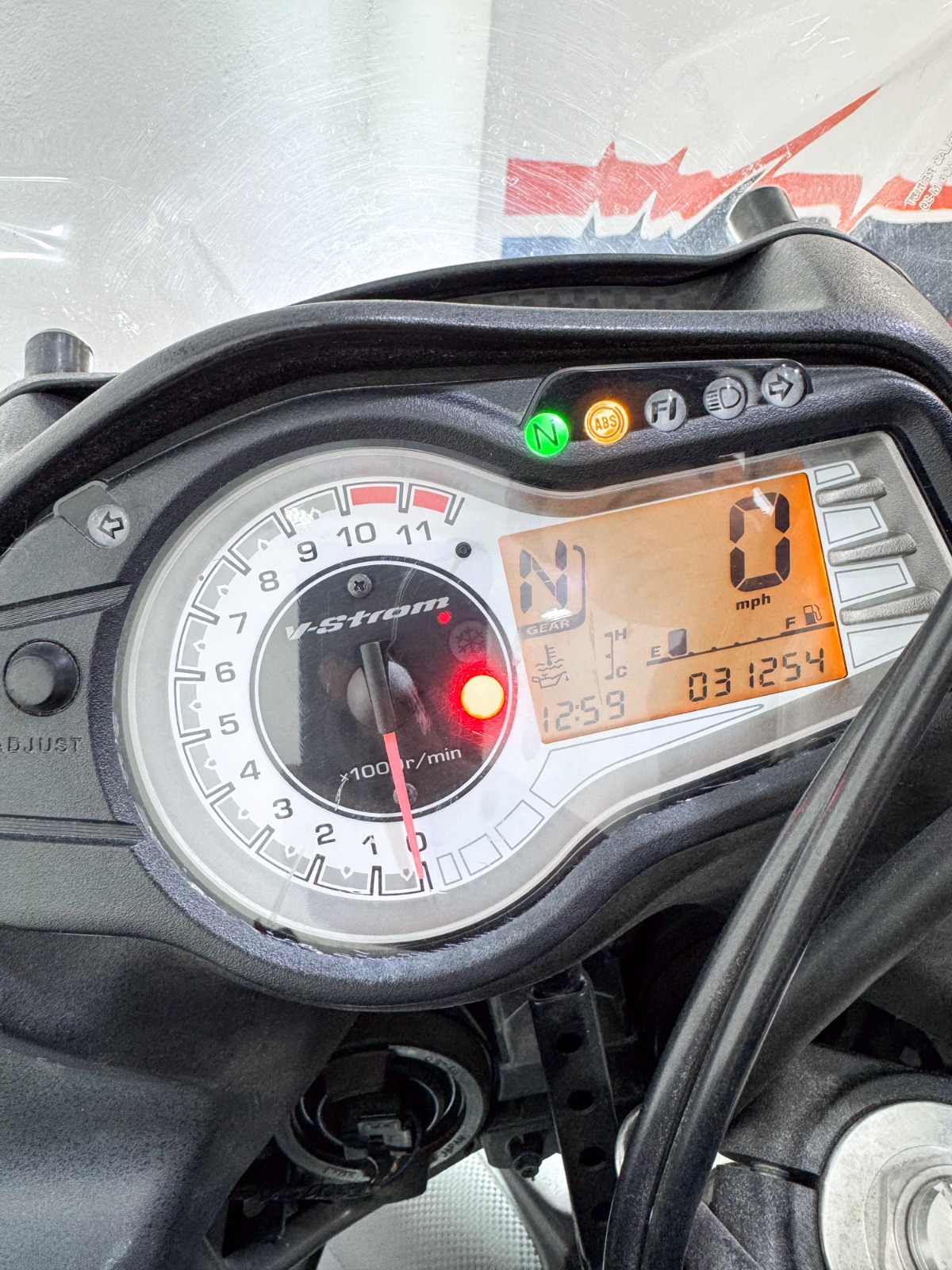 SUZUKI DL650AL3 V-STROM ABS 2013 - Imagen 5