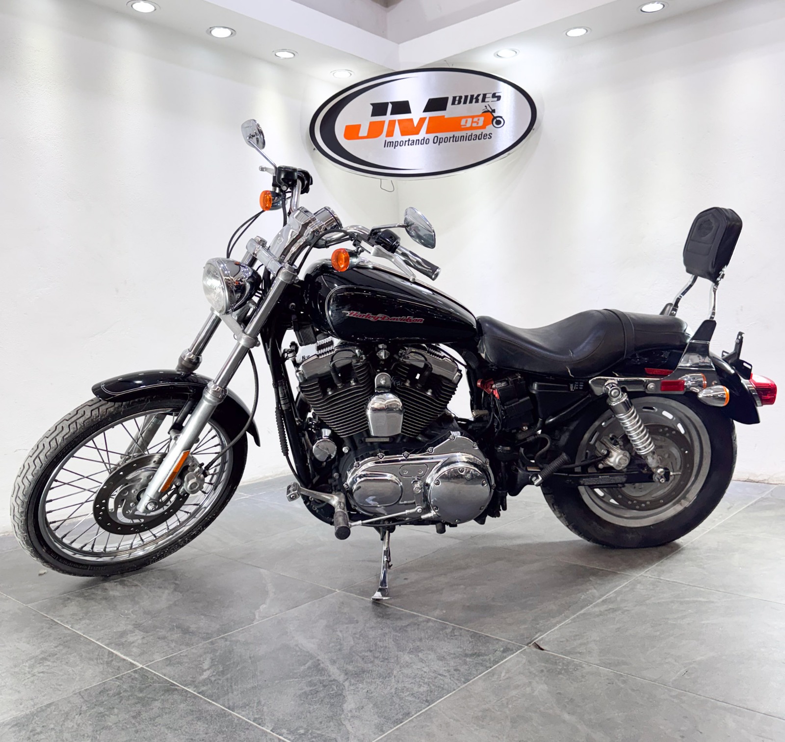 HARLEY-DAVIDSON XL1200C 2004