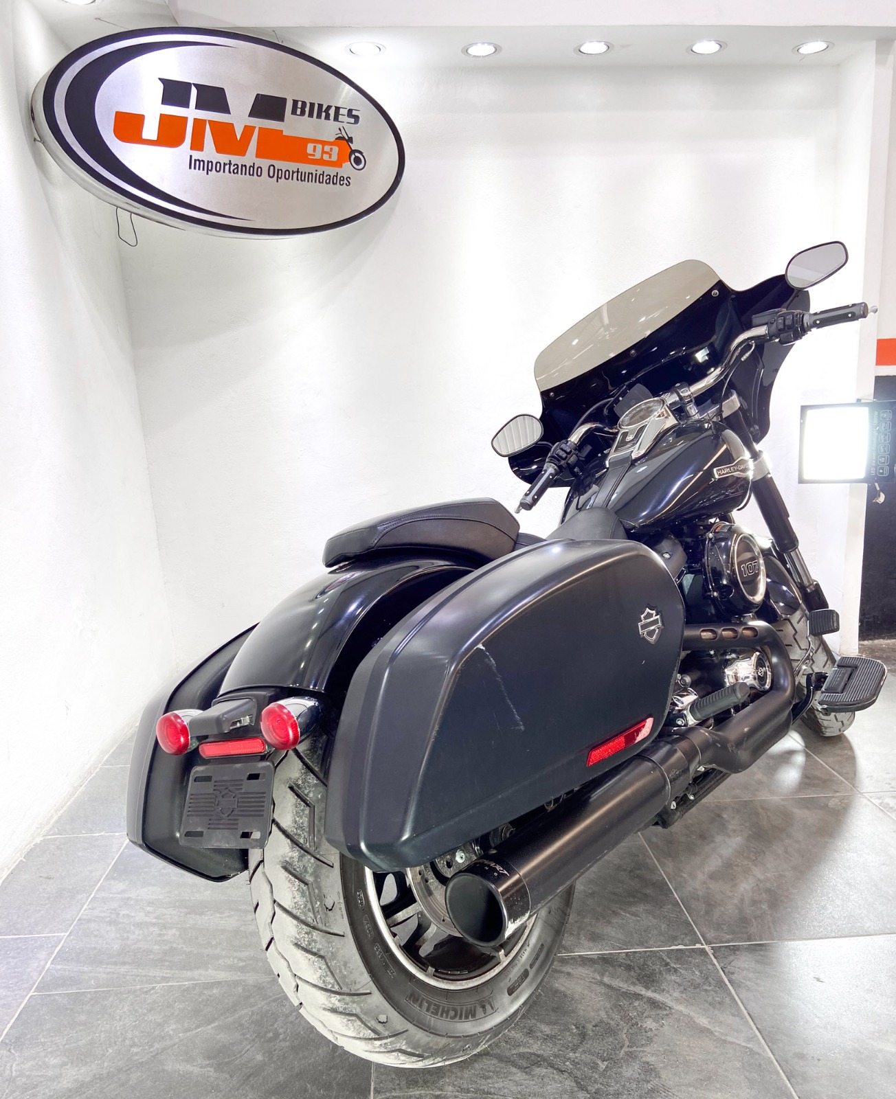 HARLEY-DAVIDSON FLSB SPORT GLIDE 2018 - Imagen 4